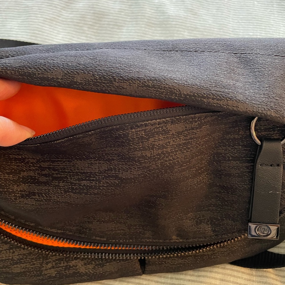 lululemon athletica Black Crossbody Bag - Picture 10 of 11